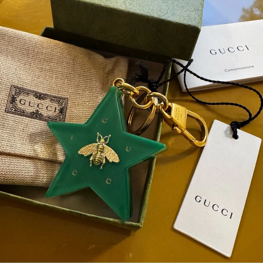 ⭐️🐝 GUCCI Star Bag Charm Keychain with Gold Bee | Green Plexiglass Gold Hardware - Picture 10 of 17